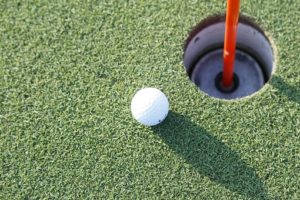 【ゴルフ】ホールインワンの確率と達成した時の対応